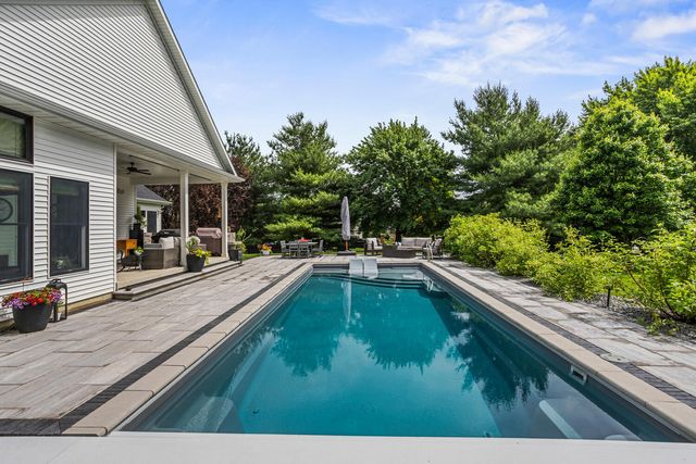 4203 Curtis Meadow Drive, Champaign, IL 61822