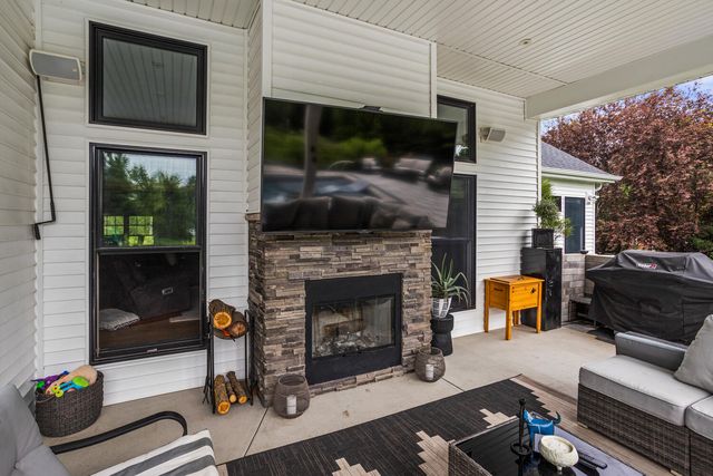 4203 Curtis Meadow Drive, Champaign, IL 61822