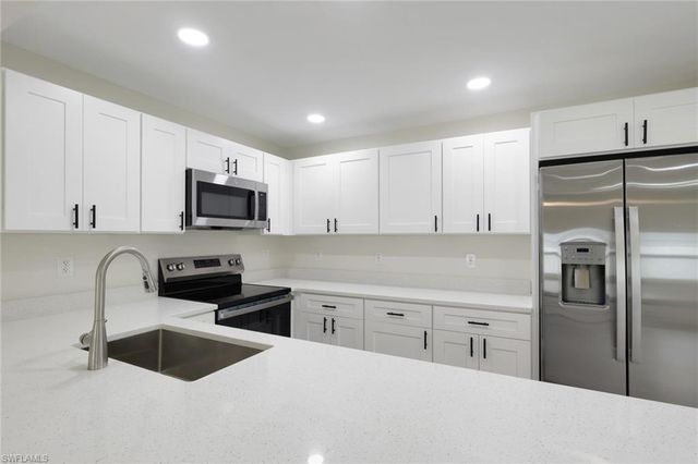 26630 Noble LN, Bonita Springs, FL 34135