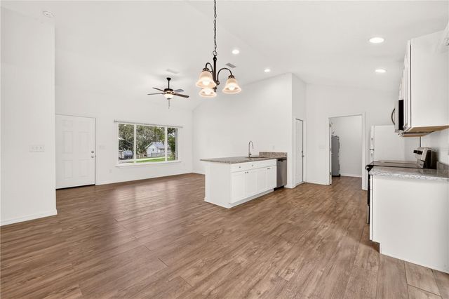 6255 SE 165TH COURT, Ocklawaha, FL 32179