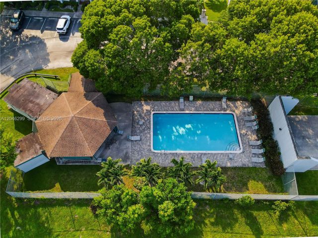 1450 NW 97th Ave 268, Pembroke Pines, FL 33024