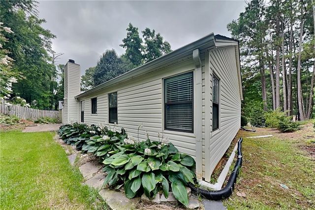 815 Riverstone Lane, Woodstock, GA 30188