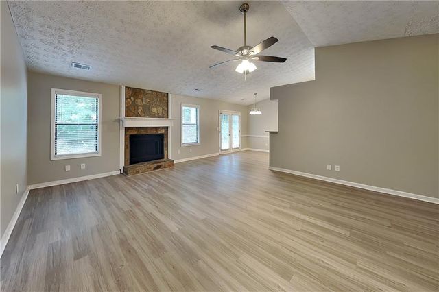 815 Riverstone Lane, Woodstock, GA 30188