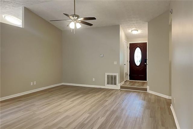 815 Riverstone Lane, Woodstock, GA 30188