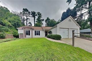 815 Riverstone Lane, Woodstock, GA 30188