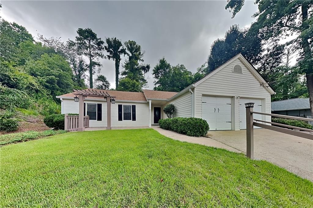 815 Riverstone Lane, Woodstock, GA 30188