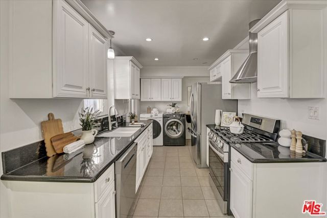 852 11th St, Santa Monica, CA 90403