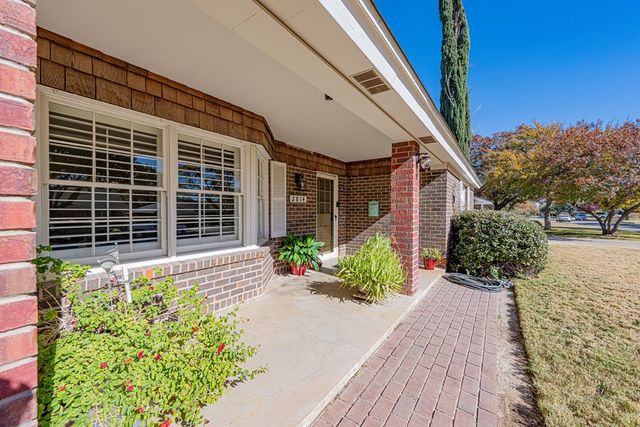 2814 Frontier Dr, Midland, TX 79705