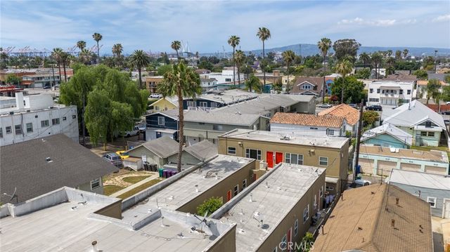 1111 Pine Avenue, Long Beach, CA 90813