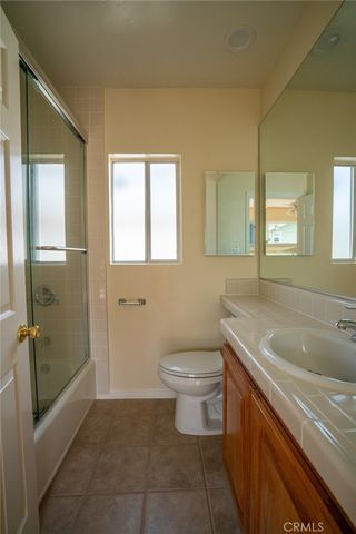 1111 Pine Avenue, Long Beach, CA 90813