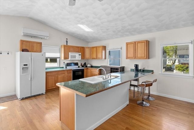 146 Dana Ave R, Boston, MA 02136