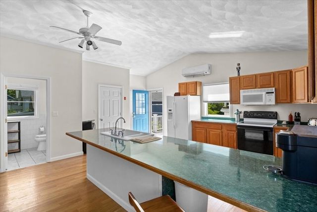 146 Dana Ave R, Boston, MA 02136