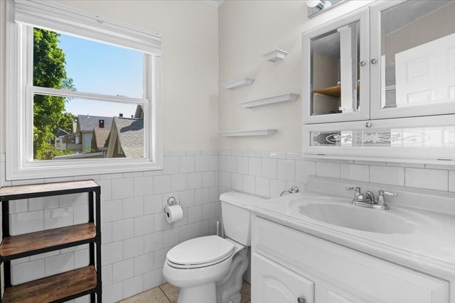 146 Dana Ave R, Boston, MA 02136