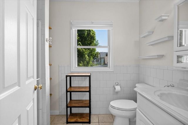 146 Dana Ave R, Boston, MA 02136