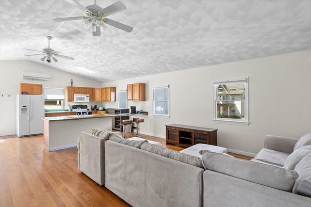 146 Dana Ave R, Boston, MA 02136