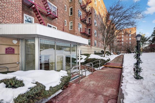 1300 Midland A50, Yonkers, NY 10704