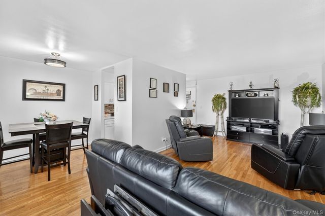 1300 Midland A50, Yonkers, NY 10704