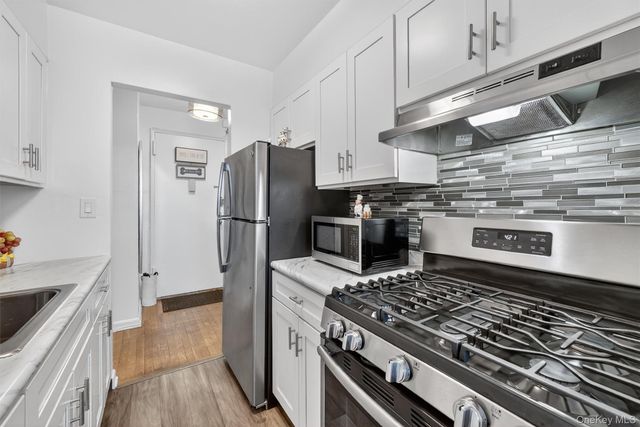 1300 Midland A50, Yonkers, NY 10704