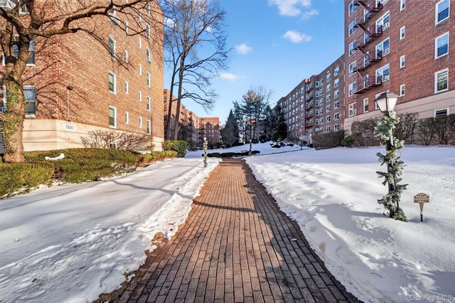 1300 Midland A50, Yonkers, NY 10704