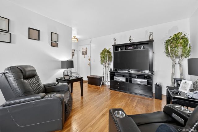 1300 Midland A50, Yonkers, NY 10704