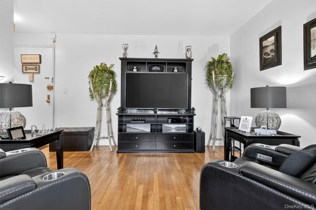 1300 Midland A50, Yonkers, NY 10704