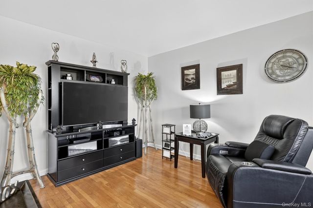 1300 Midland A50, Yonkers, NY 10704