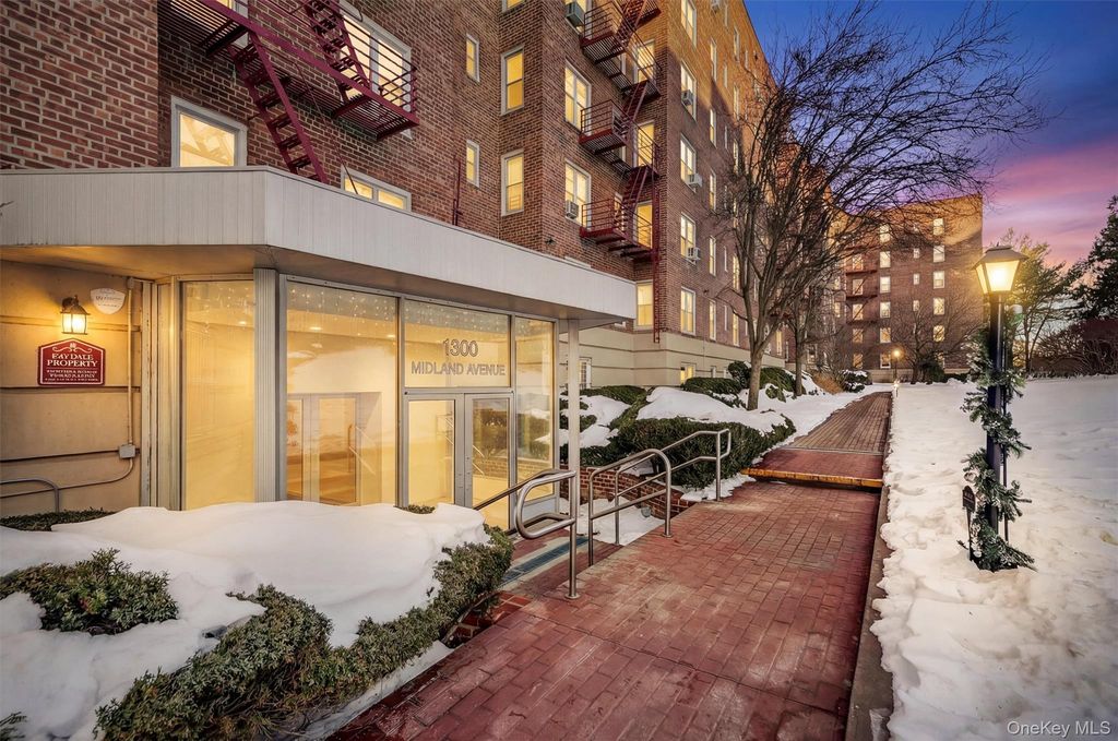 1300 Midland A50, Yonkers, NY 10704