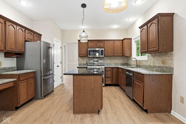 9812 Covington Boulevard, Fishers, IN 46037