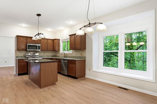 9812 Covington Boulevard, Fishers, IN 46037