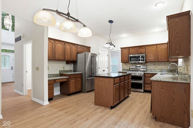 9812 Covington Boulevard, Fishers, IN 46037