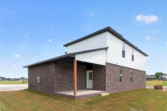 4690 W Buckaroo Street, Fayetteville, AR 72704
