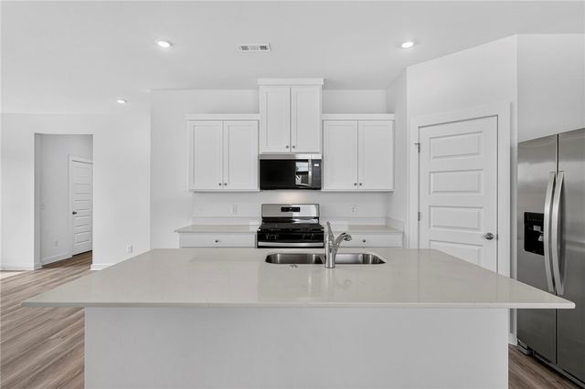 4690 W Buckaroo Street, Fayetteville, AR 72704