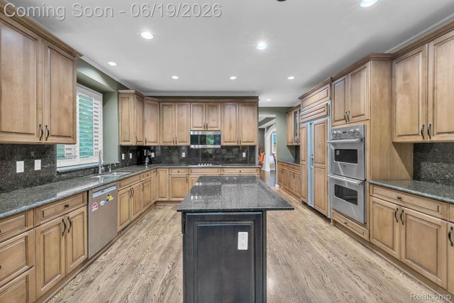 7061 Trailway Court, West Bloomfield Charter Township, MI 48322