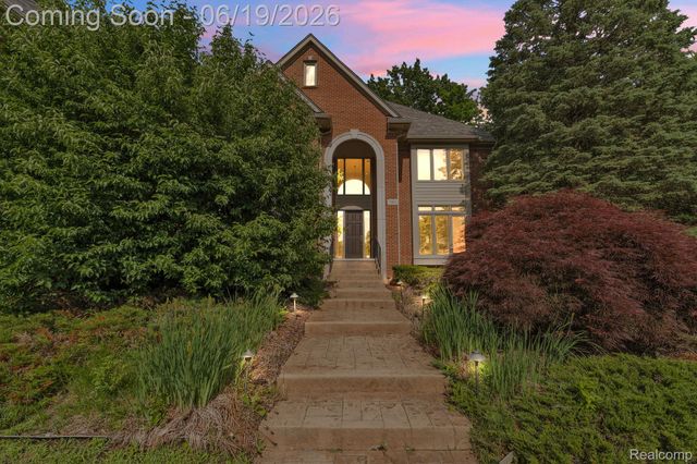 7061 Trailway Court, West Bloomfield Charter Township, MI 48322