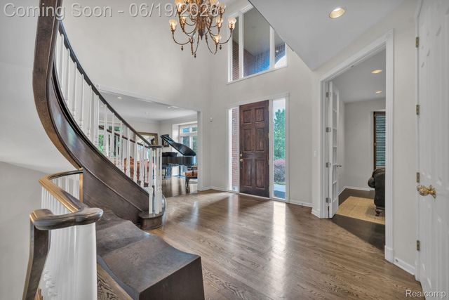 7061 Trailway Court, West Bloomfield Charter Township, MI 48322