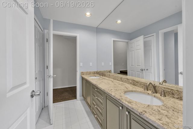 7061 Trailway Court, West Bloomfield Charter Township, MI 48322