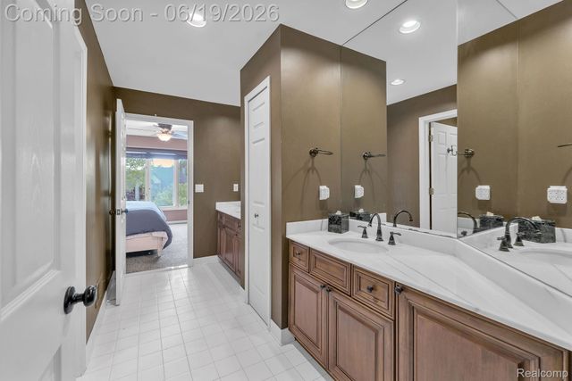 7061 Trailway Court, West Bloomfield Charter Township, MI 48322