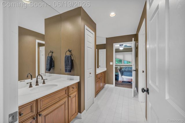 7061 Trailway Court, West Bloomfield Charter Township, MI 48322