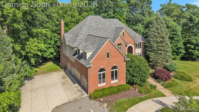 7061 Trailway Court, West Bloomfield Charter Township, MI 48322