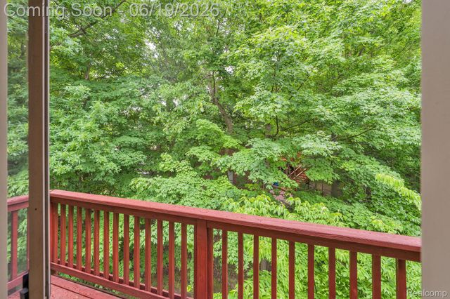 7061 Trailway Court, West Bloomfield Charter Township, MI 48322