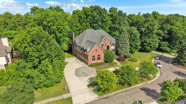 7061 Trailway Court, West Bloomfield Charter Township, MI 48322