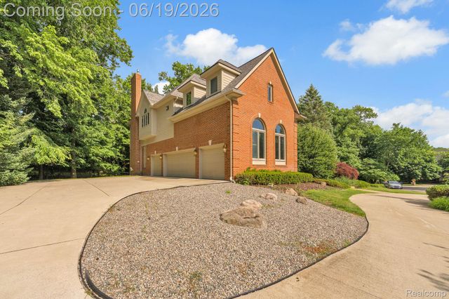 7061 Trailway Court, West Bloomfield Charter Township, MI 48322