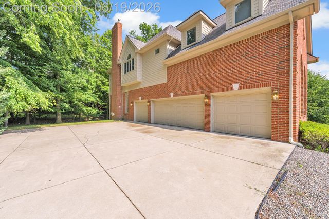 7061 Trailway Court, West Bloomfield Charter Township, MI 48322