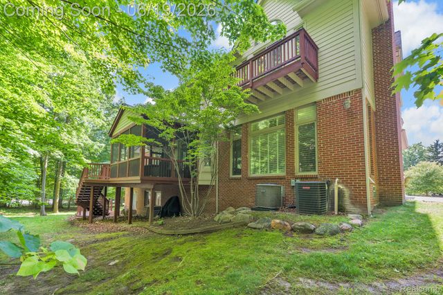 7061 Trailway Court, West Bloomfield Charter Township, MI 48322