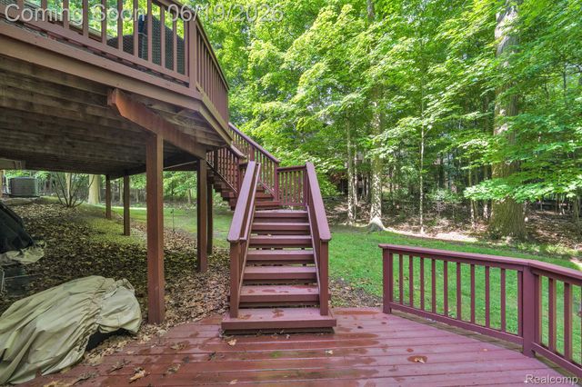 7061 Trailway Court, West Bloomfield Charter Township, MI 48322