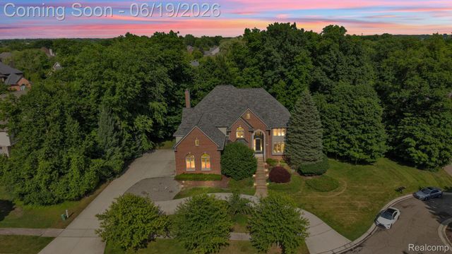 7061 Trailway Court, West Bloomfield Charter Township, MI 48322