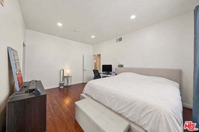 309 S Mariposa Avenue 101, Los Angeles, CA 90020