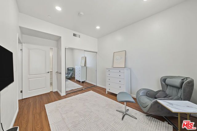 309 S Mariposa Avenue 101, Los Angeles, CA 90020