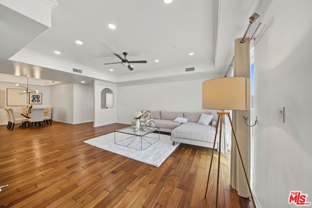 309 S Mariposa Avenue 101, Los Angeles, CA 90020