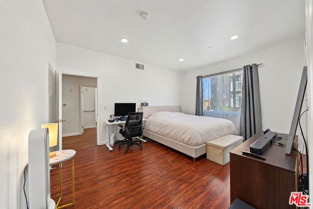 309 S Mariposa Avenue 101, Los Angeles, CA 90020